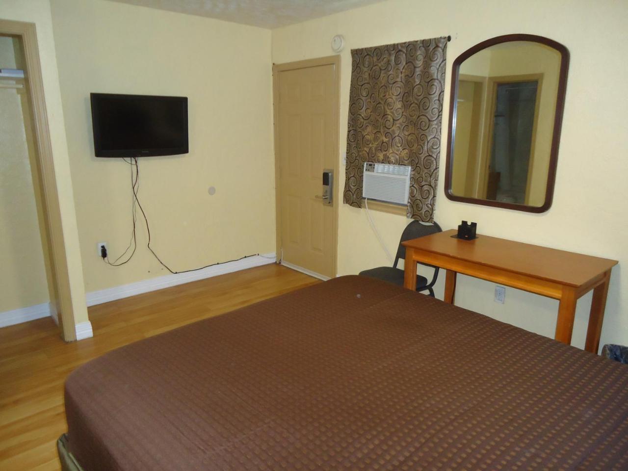 Budget Inn Лотон Экстерьер фото